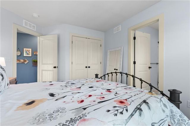 1533 SW 41st Street, Lee's Summit, MO 64082