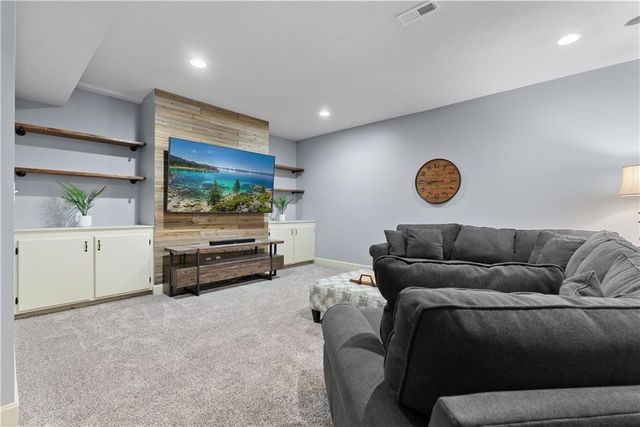 1533 SW 41st Street, Lee's Summit, MO 64082