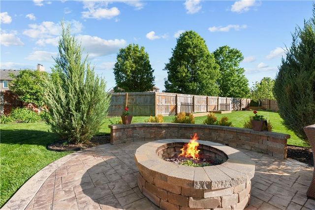 1533 SW 41st Street, Lee's Summit, MO 64082