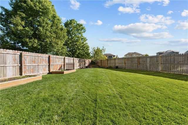 1533 SW 41st Street, Lee's Summit, MO 64082