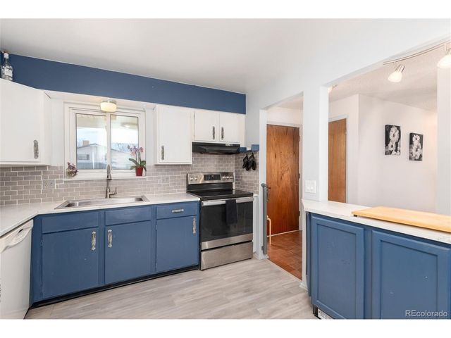 2945 S Teller St, Denver, CO 80227