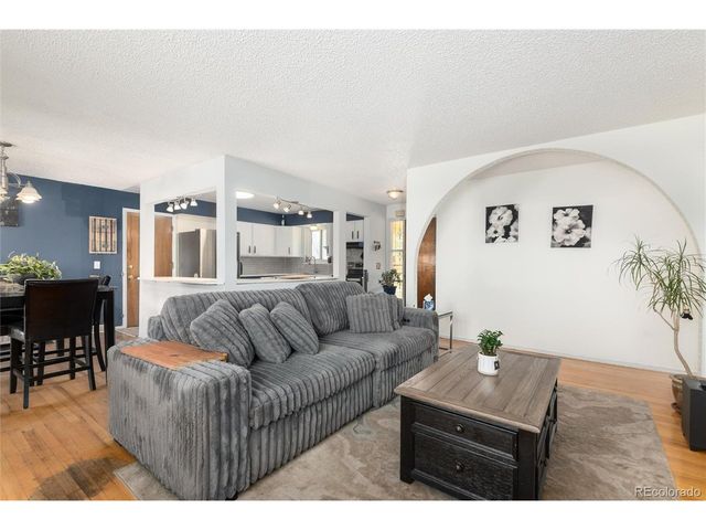 2945 S Teller St, Denver, CO 80227