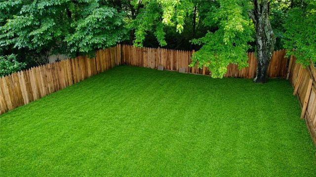 2668 Laurel Lane NW, Kennesaw, GA 30152