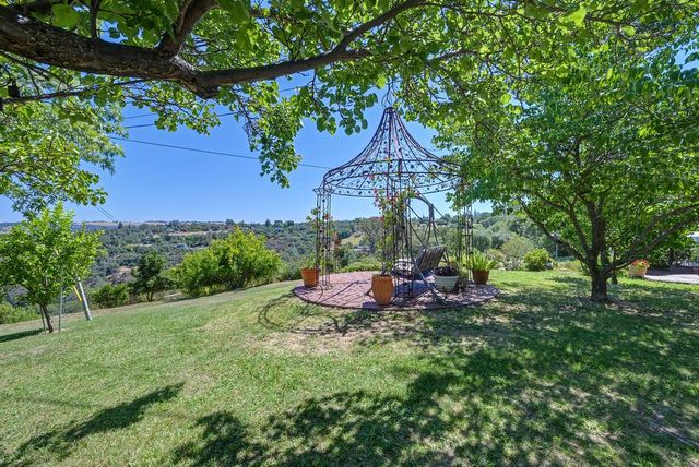 7630 Ridge Rd, Newcastle, CA 95658