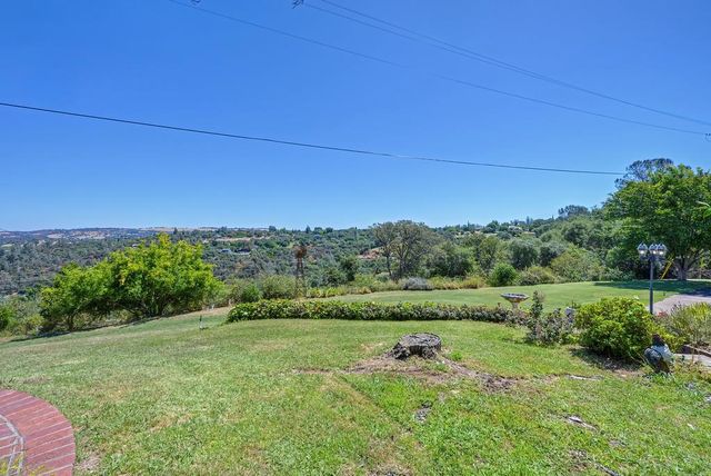 7630 Ridge Rd, Newcastle, CA 95658