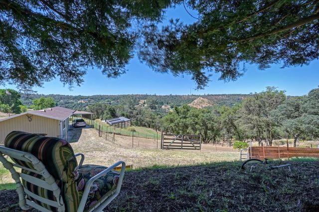 7630 Ridge Rd, Newcastle, CA 95658