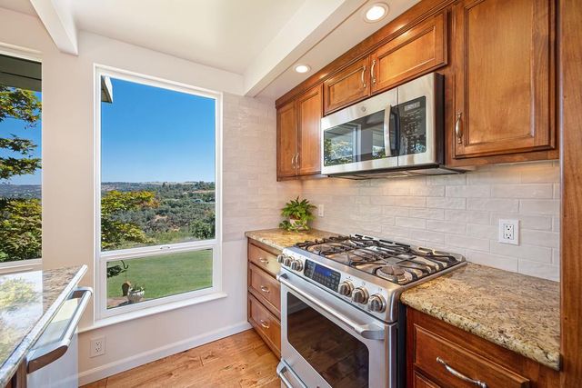 7630 Ridge Rd, Newcastle, CA 95658