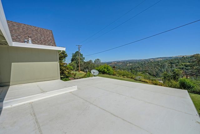7630 Ridge Rd, Newcastle, CA 95658