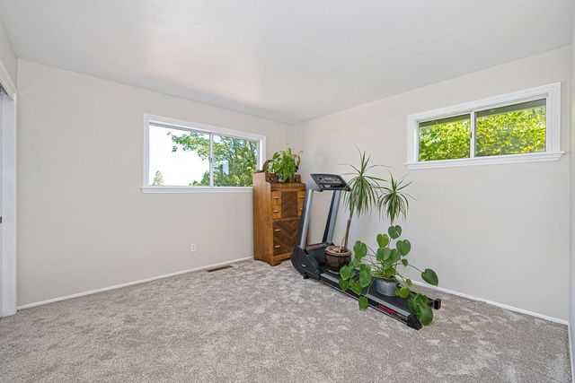 7630 Ridge Rd, Newcastle, CA 95658