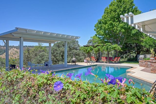 7630 Ridge Rd, Newcastle, CA 95658