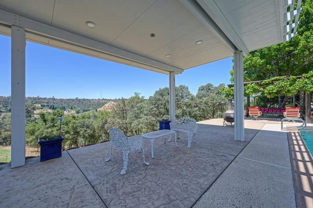 7630 Ridge Rd, Newcastle, CA 95658