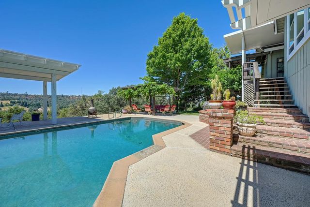 7630 Ridge Rd, Newcastle, CA 95658