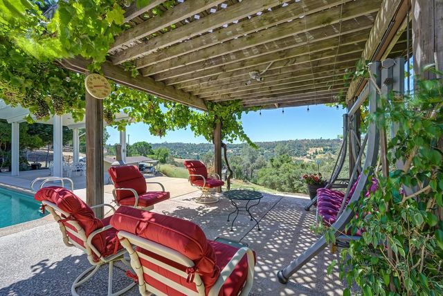 7630 Ridge Rd, Newcastle, CA 95658