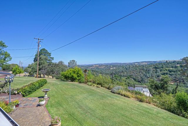 7630 Ridge Rd, Newcastle, CA 95658