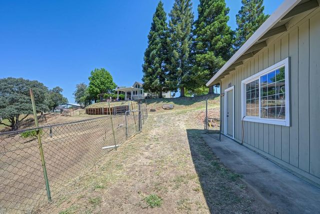 7630 Ridge Rd, Newcastle, CA 95658