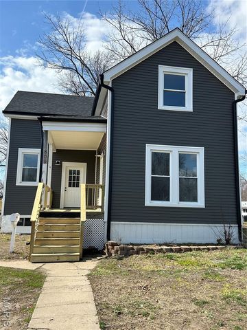 809 N Florissant Road, Ferguson, MO 63135