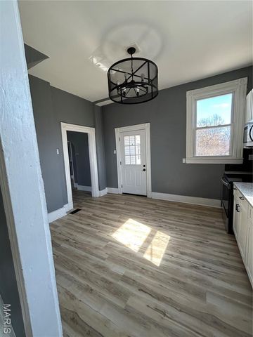 809 N Florissant Road, Ferguson, MO 63135