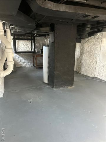 809 N Florissant Road, Ferguson, MO 63135