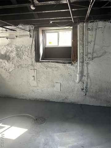 809 N Florissant Road, Ferguson, MO 63135