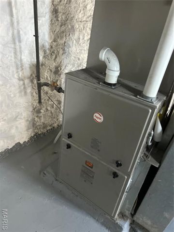 809 N Florissant Road, Ferguson, MO 63135