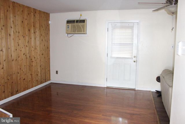 44 EDINSHIRE RD, Sicklerville, NJ 08081
