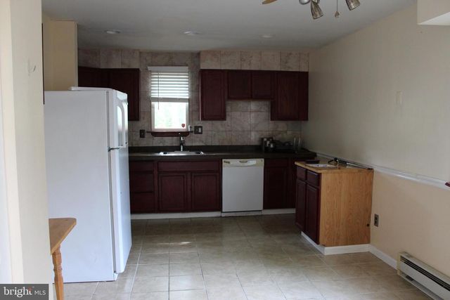 44 EDINSHIRE RD, Sicklerville, NJ 08081