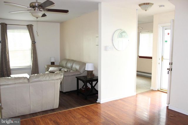 44 EDINSHIRE RD, Sicklerville, NJ 08081