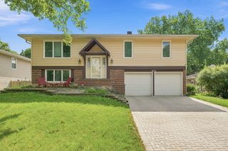 152 S Lancaster Drive, Bolingbrook, IL 60440