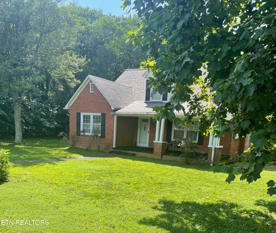1303 W Broadway Ave, Maryville, TN 37801
