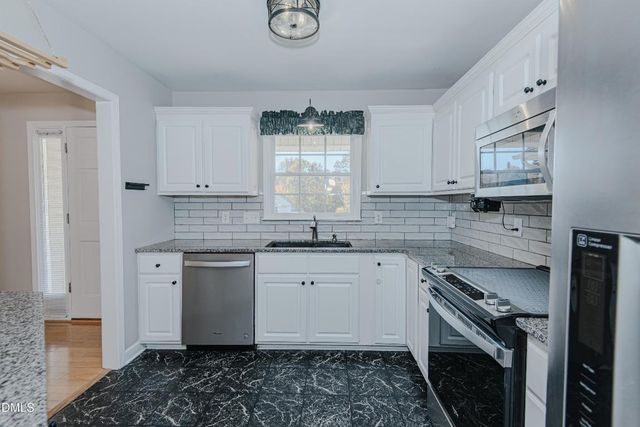 1121 Ravenwood Drive, Graham, NC 27253