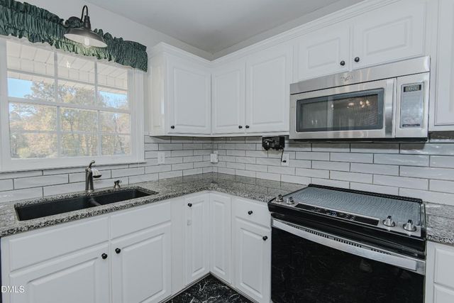 1121 Ravenwood Drive, Graham, NC 27253