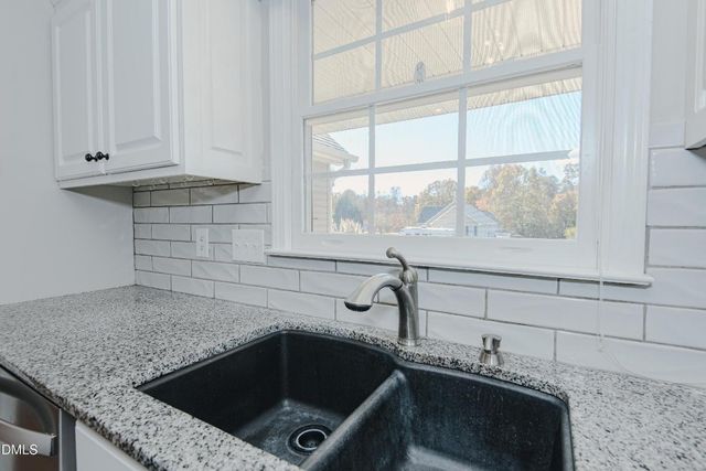 1121 Ravenwood Drive, Graham, NC 27253