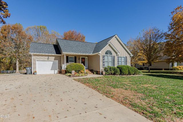 1121 Ravenwood Drive, Graham, NC 27253