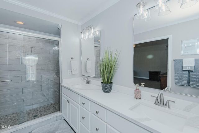 1121 Ravenwood Drive, Graham, NC 27253