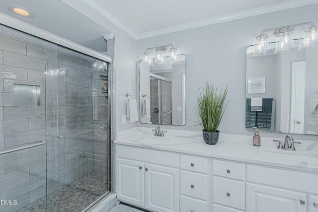 1121 Ravenwood Drive, Graham, NC 27253