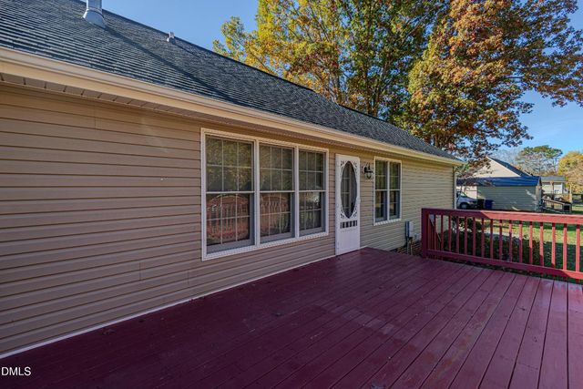 1121 Ravenwood Drive, Graham, NC 27253