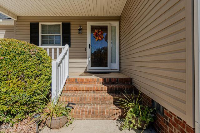 1121 Ravenwood Drive, Graham, NC 27253