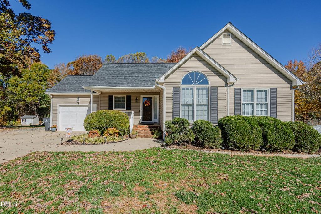 1121 Ravenwood Drive, Graham, NC 27253