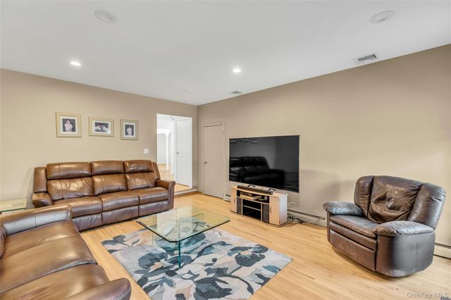 132 Washington Avenue, Plainview, NY 11803