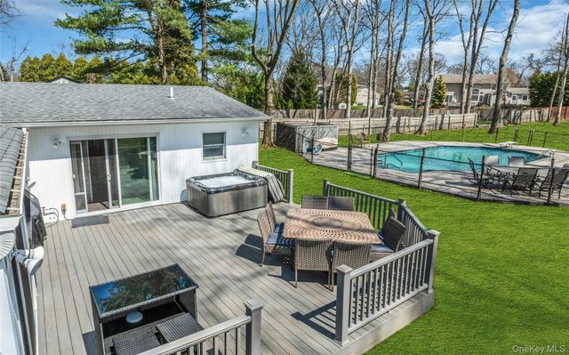 132 Washington Avenue, Plainview, NY 11803