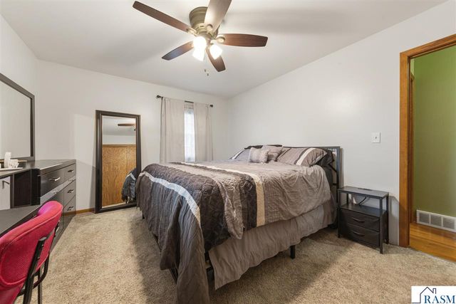 40499 520th Street, North Mankato, MN 56003