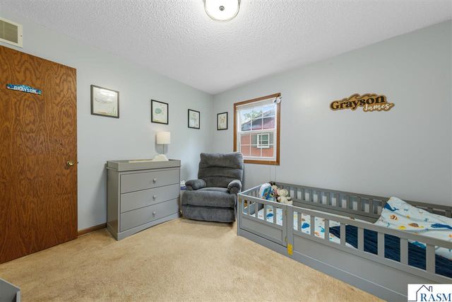 40499 520th Street, North Mankato, MN 56003