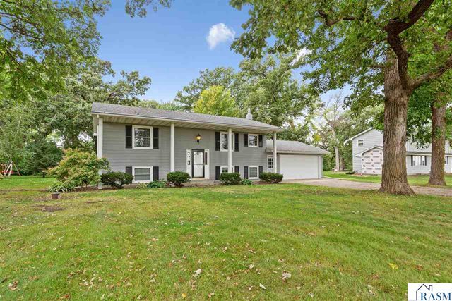 40499 520th Street, North Mankato, MN 56003
