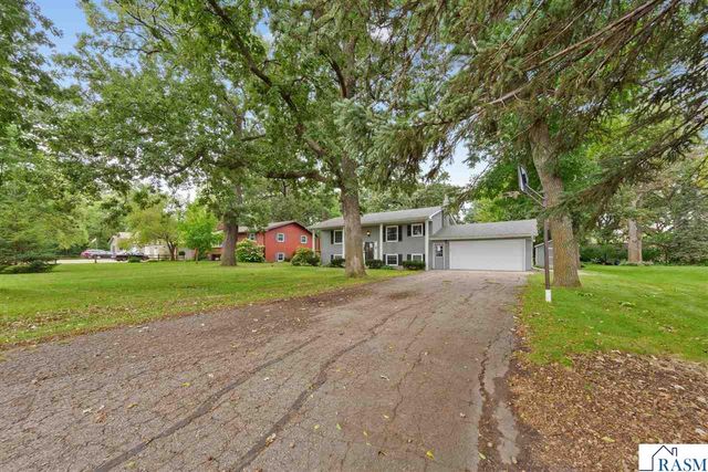 40499 520th Street, North Mankato, MN 56003