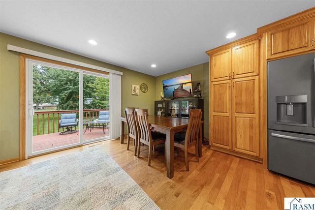 40499 520th Street, North Mankato, MN 56003
