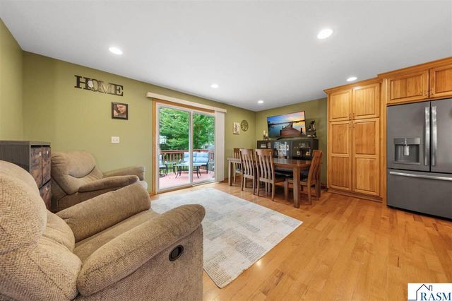 40499 520th Street, North Mankato, MN 56003