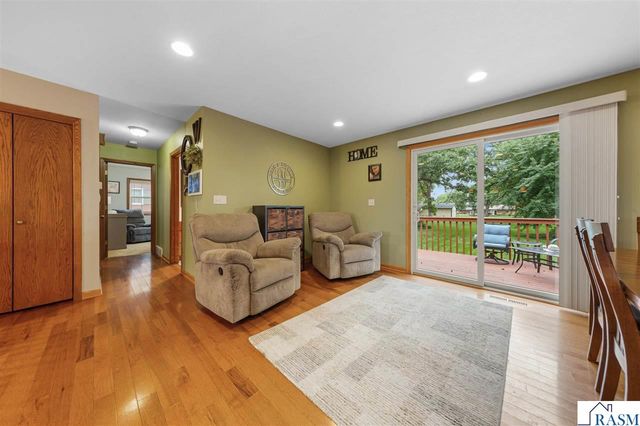 40499 520th Street, North Mankato, MN 56003
