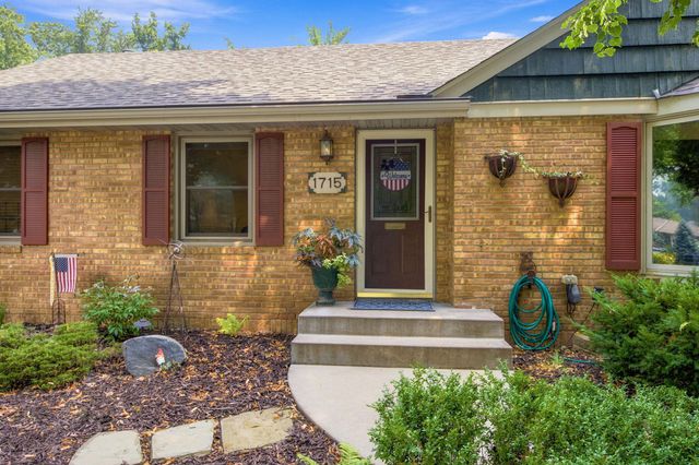 1715 Preston Lane, Hopkins, MN 55343