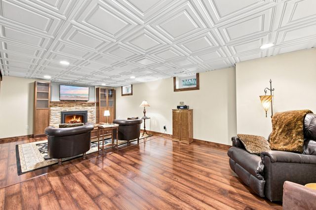 1715 Preston Lane, Hopkins, MN 55343