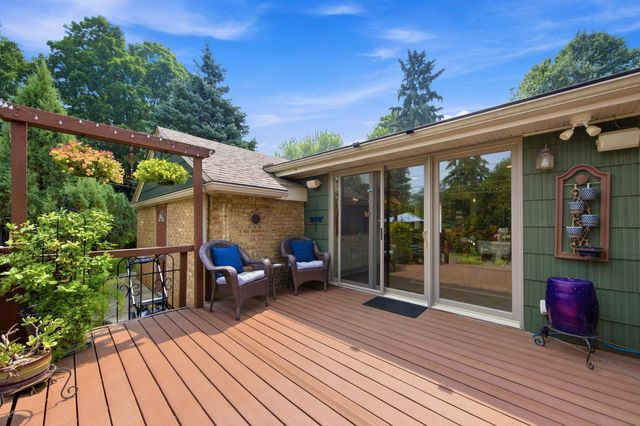 1715 Preston Lane, Hopkins, MN 55343